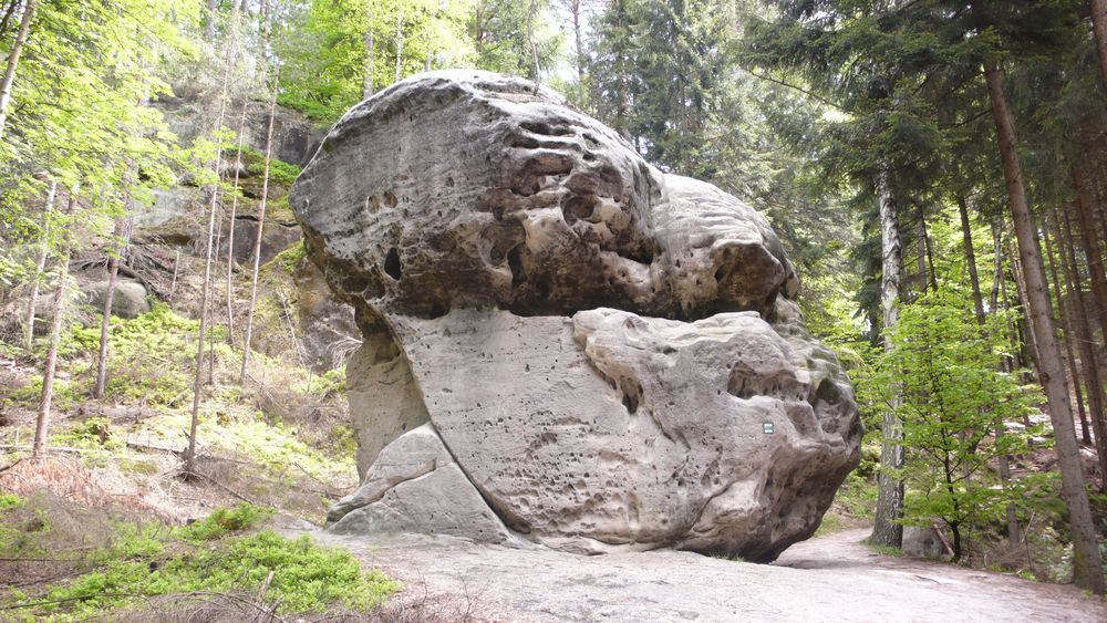 Amazing feature. Looks like a giant skull Amazing feature. Looks like a giant skull