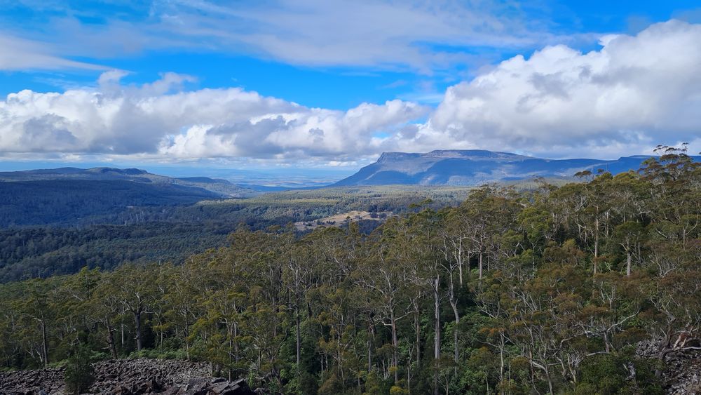 Cloudless now that we are down at the bottom Cloudless now that we are down at the bottom