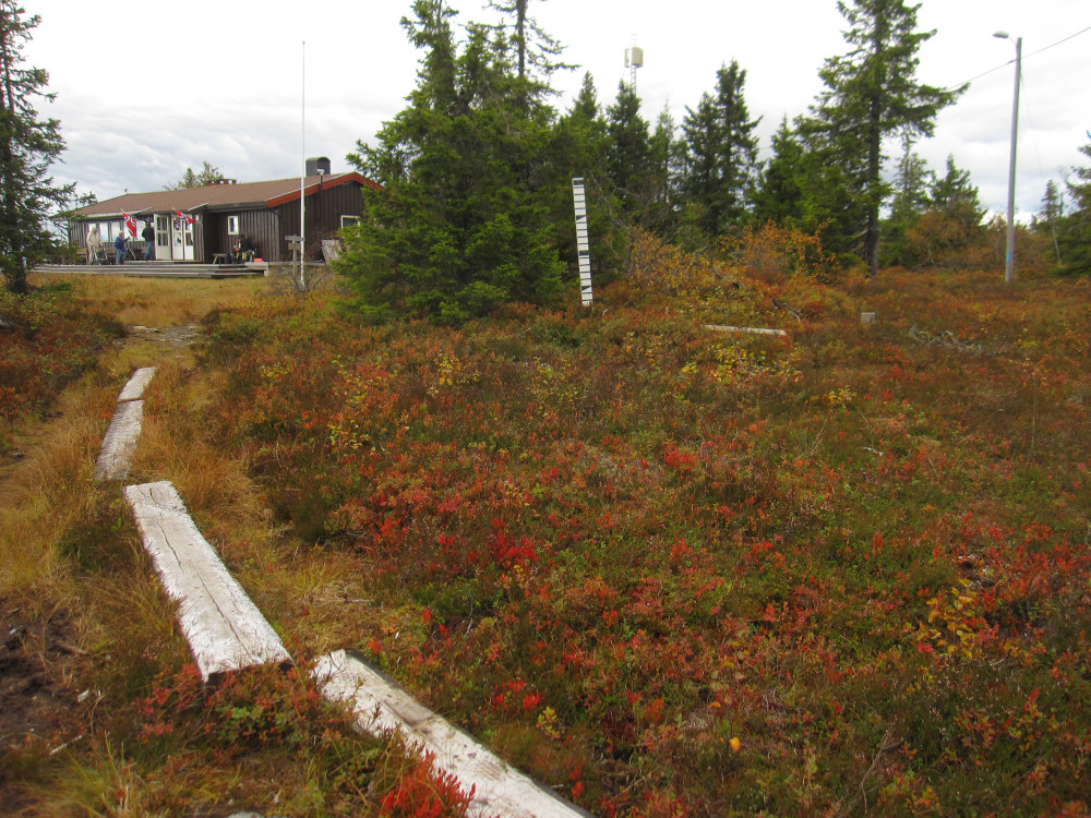 The DNT hut where you can get water and have a break, although it will be closed during the run